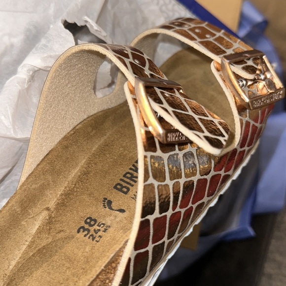 New Birkenstock Arizona Gator Gleam Two-Strap Comfort Sanda‎ - Picture 5 of 7